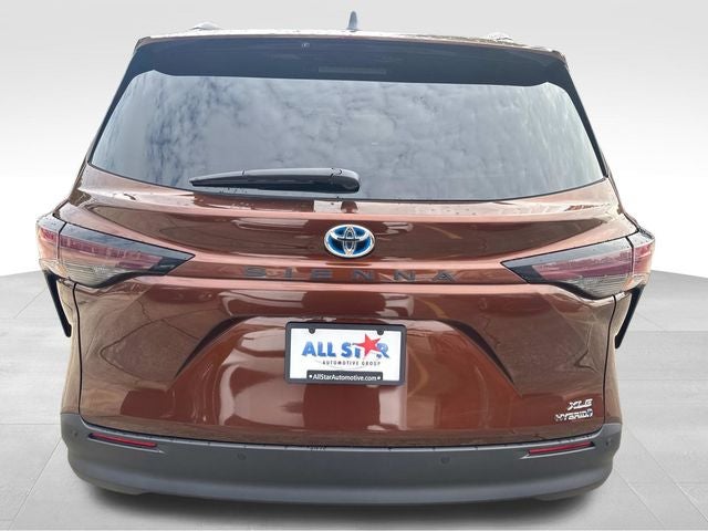 2024 Toyota Sienna XLE 8 Passenger