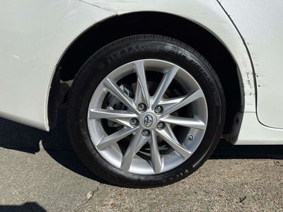 2014 Toyota Prius v Five