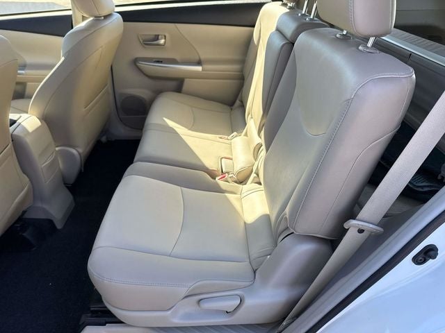 2014 Toyota Prius v Five