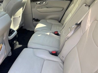 2019 Volvo XC90 T6 Momentum